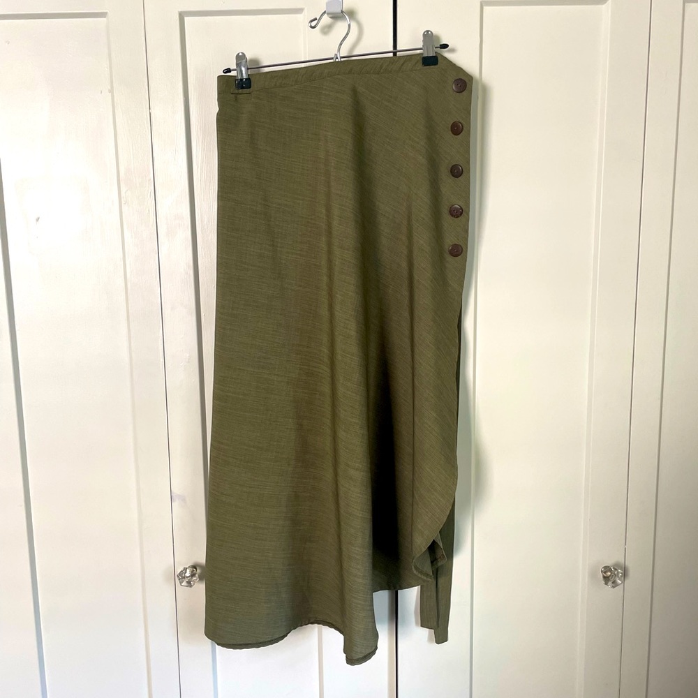 Olive green wrap skirt with button side - one size - Picture 1 of 7